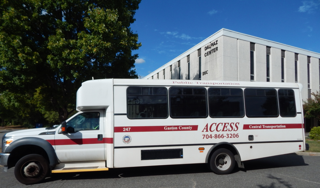 加斯顿县ACCESS交通巴士的图片。